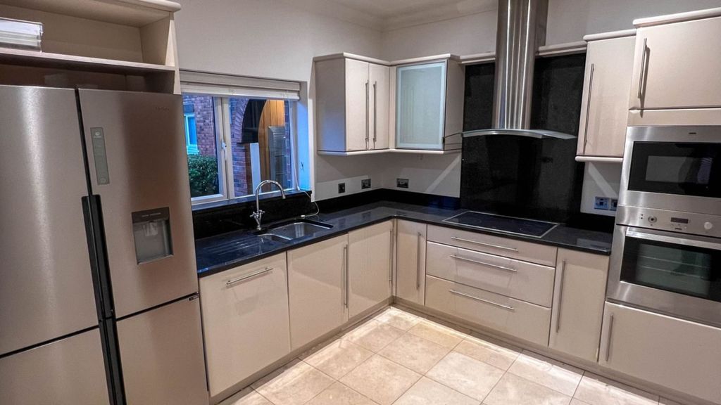 Additional image 5 of 2 bed flat to rentApt. 7 The Pavilions, Fairway Drive, Ramsey IM8
