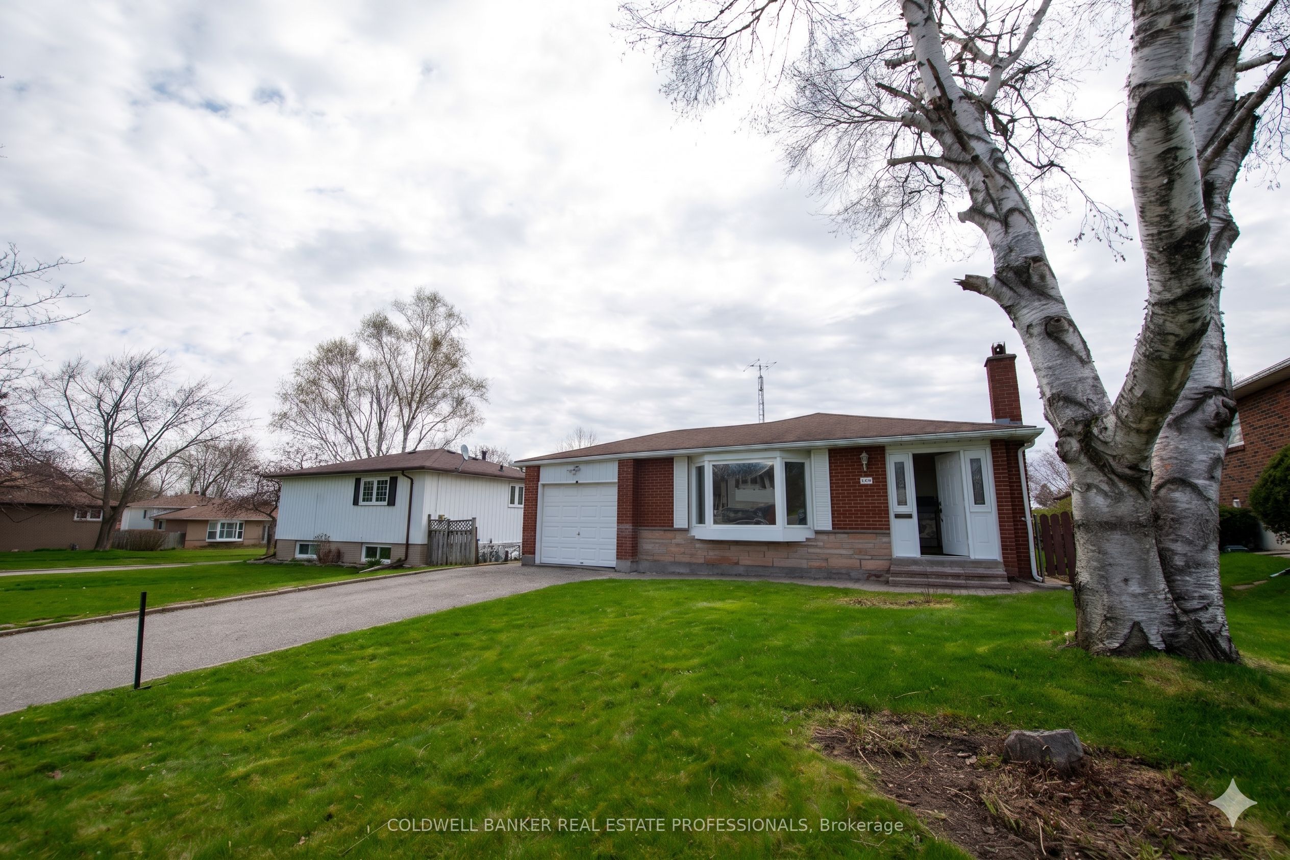 Additional image 3 of 133 Clover Ridge Drive E, Ajax, ON, L1S 1H3