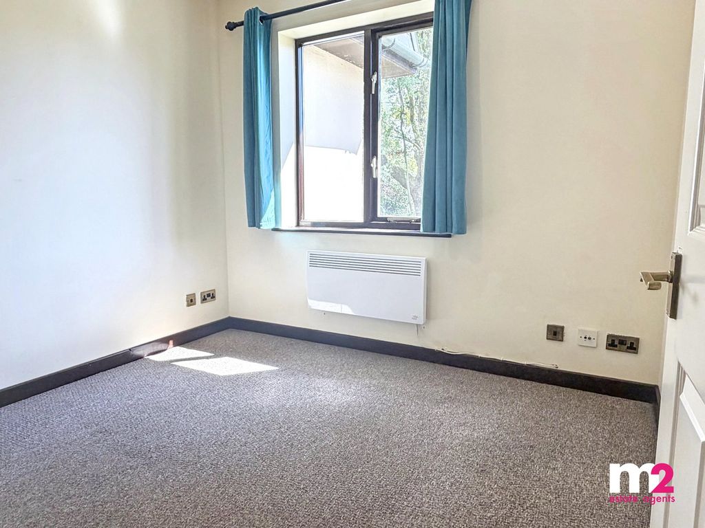 2 bed flat for saleStation Road, Abergavenny NP7 photo 4