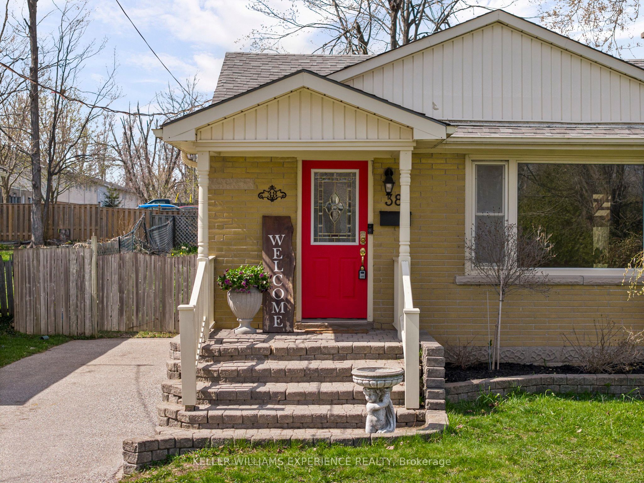 Additional image 3 of 38 North Street W, Orillia, ON, L3V 3S5