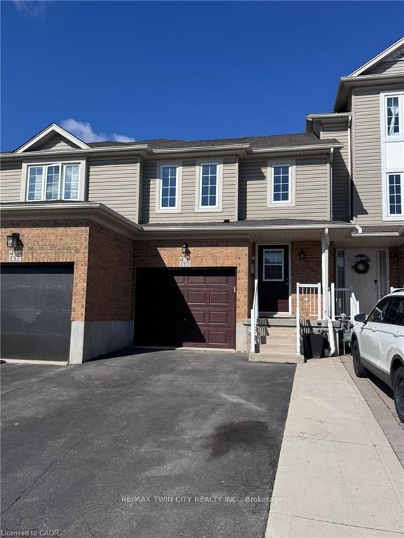 135 Donnenwerth Drive, Kitchener, ON, N2E 4C8