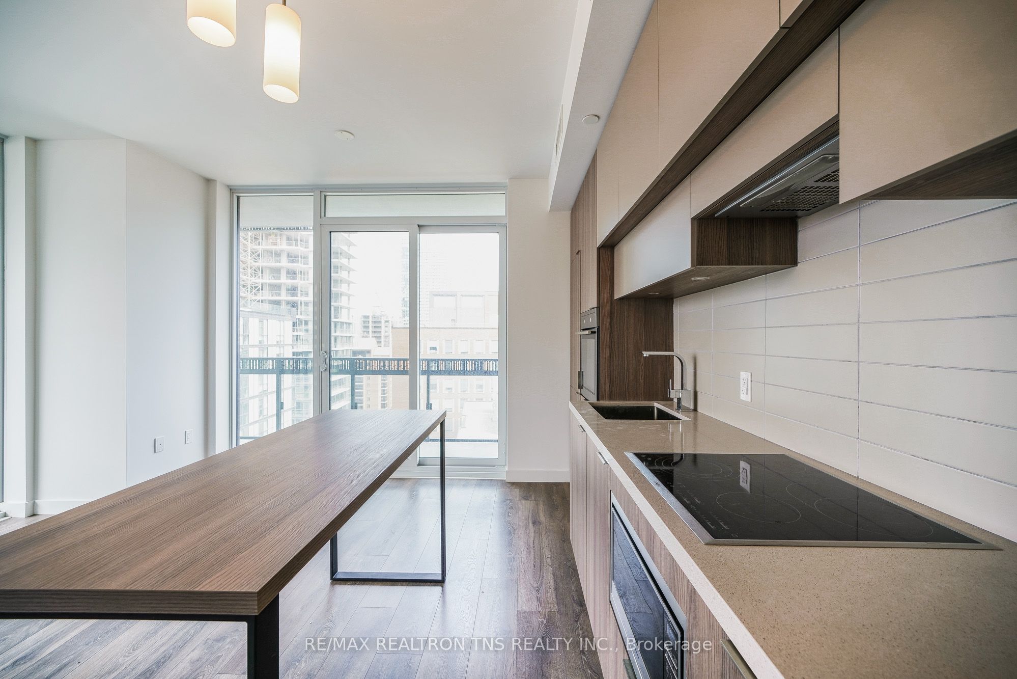 Additional image 5 of 908-8 Eglinton Avenue, Toronto, ON, M4P 1A6