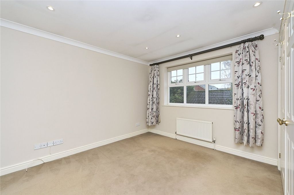 Additional image 38 of 4 bed detached house to rentSaint Andrews Gardens, Cobham, Surrey KT11