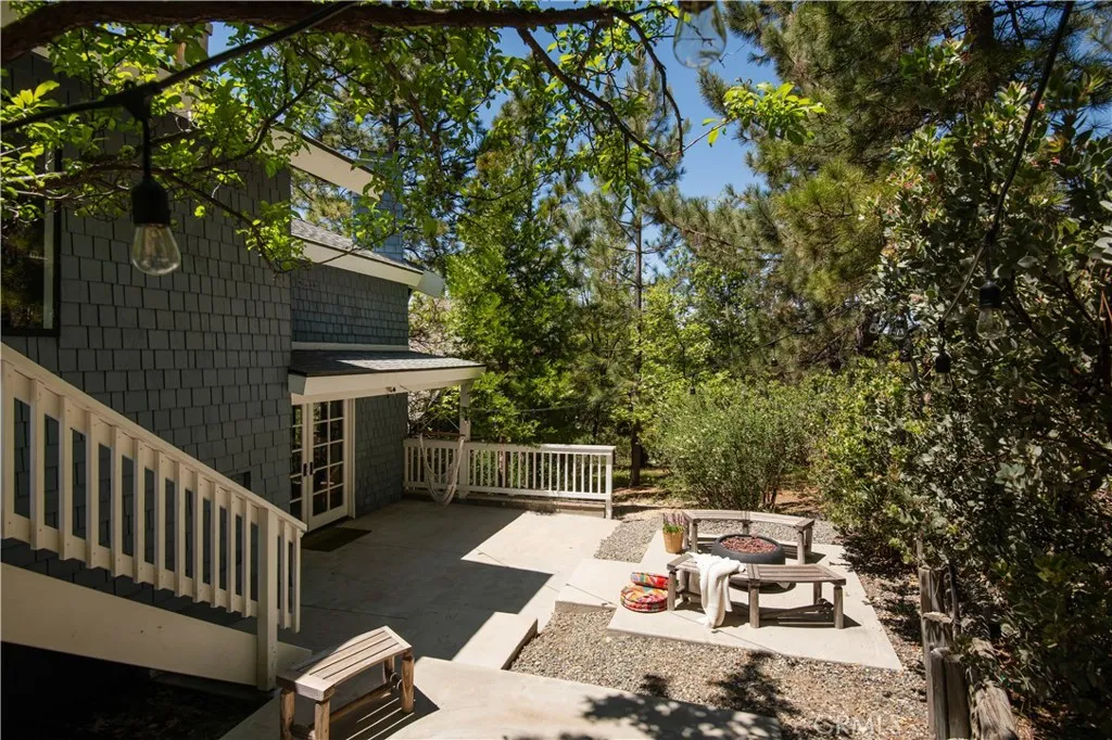 27322 Matterhorn Dr, Lake Arrowhead, CA 92352