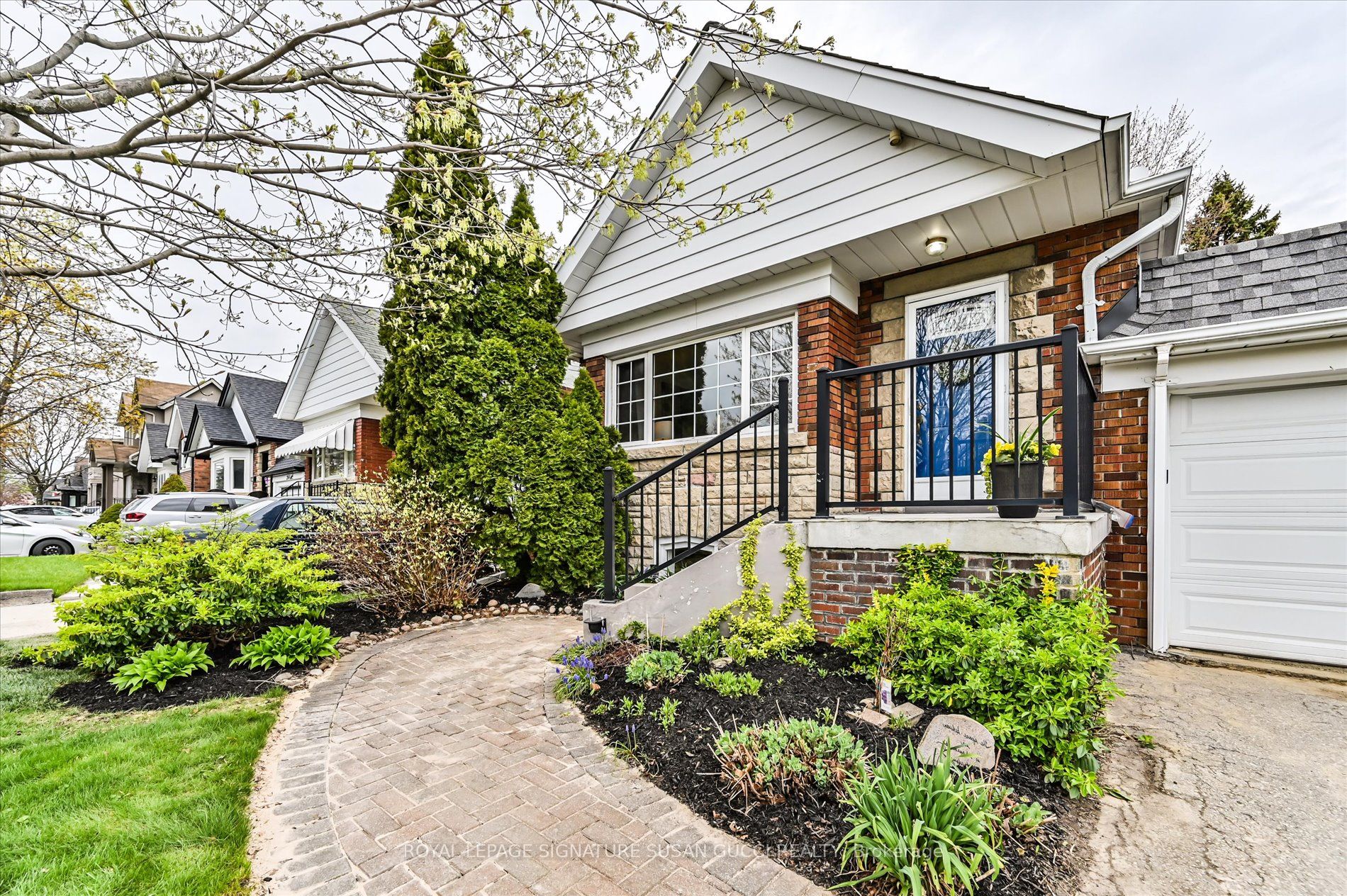 Additional image 3 of 218 Glenwood Crescent, Toronto, ON, M4B 1K4