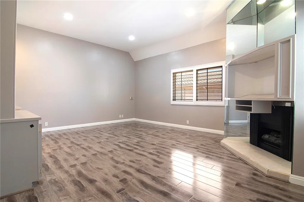 Additional image 11 of 5401 Zelzah Ave Unit 115, Encino, CA 91316