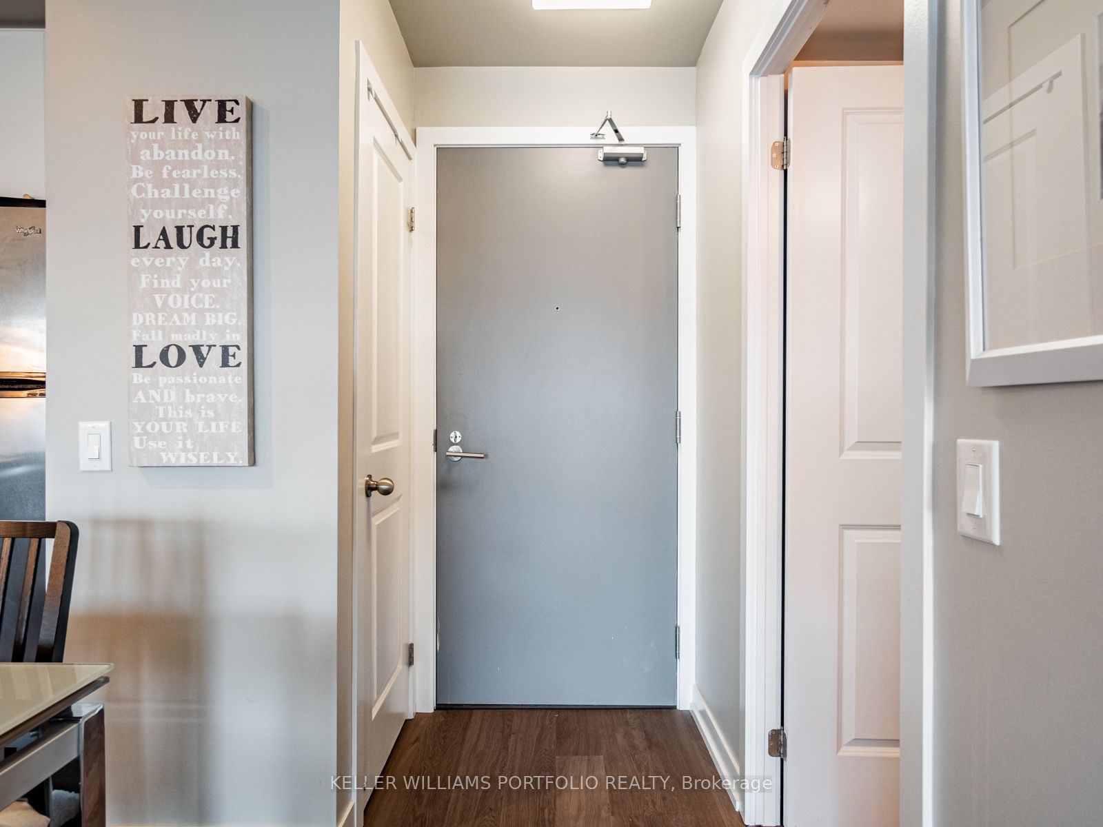 Additional image 4 of 405-8 Fieldway Road, Toronto, ON, M8Z 0C3