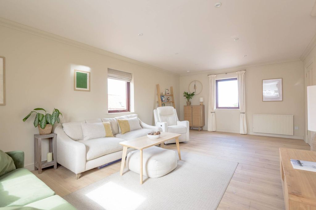 2 bed flat for sale3 The Courtyard, Easter Broomhouse Steading, Dunbar EH42 photo 3