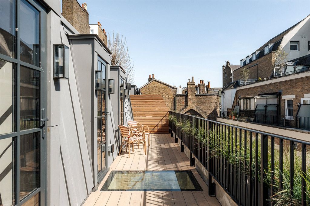 Additional image 22 of 4 bed mews to rentBridstow Place, Notting Hill, London W2