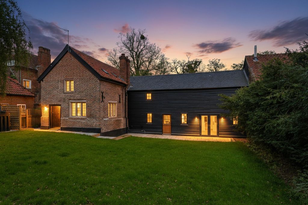 Additional image 19 of 4 bed barn conversion to rentClaydon, Mockbeggars IP6