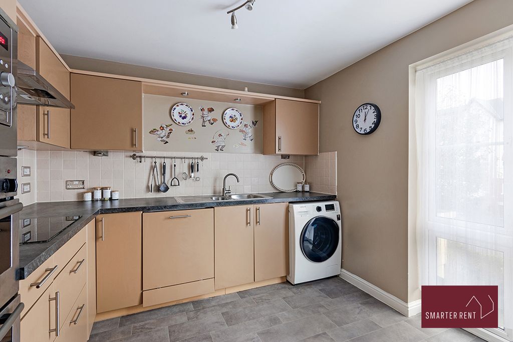 2 bed flat to rentTrevelyan Court, Windsor SL4