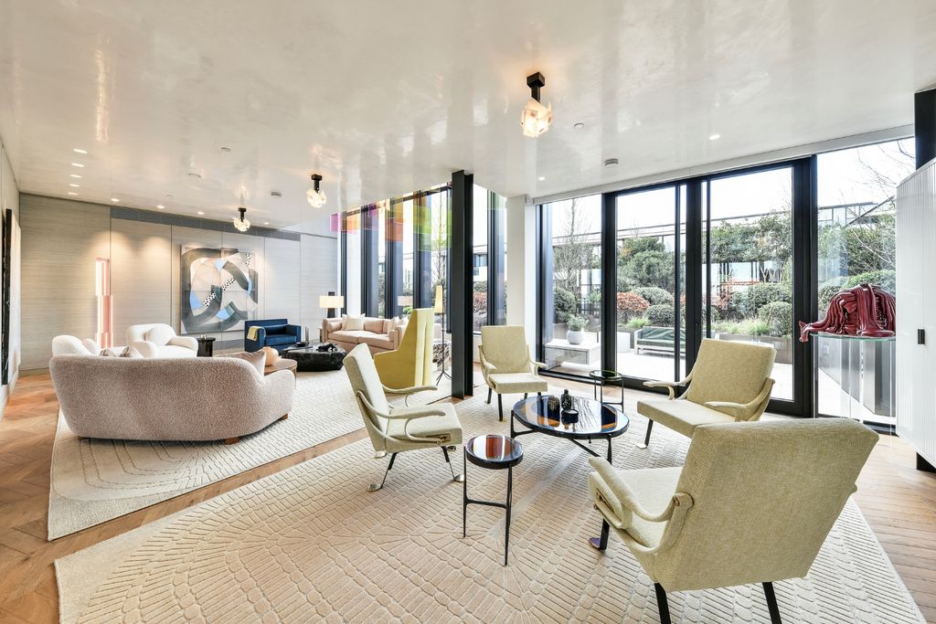 4 bed flat to rentBoiler House, Circus Road North, Battersea, London SW11, United Kingdom