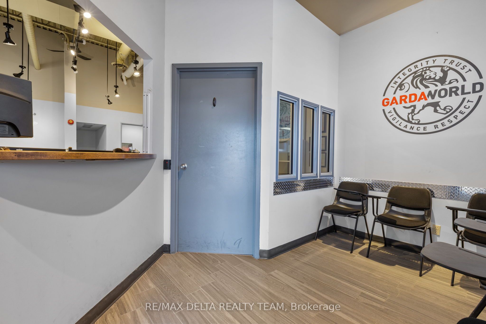 Additional image 3 of 2250 Gladwin Crescent, Ottawa, ON, K1G 3V4