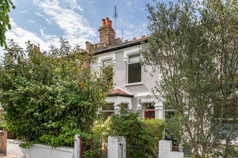 Cranmer Avenue, Northfields, Ealing W13