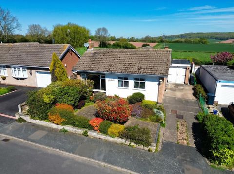 Sunningdale Drive, Woodborough, Nottingham NG14