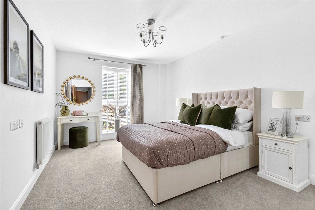 Additional image 8 of 1 bed property to rentQueens Road, Weybridge, Surrey KT13