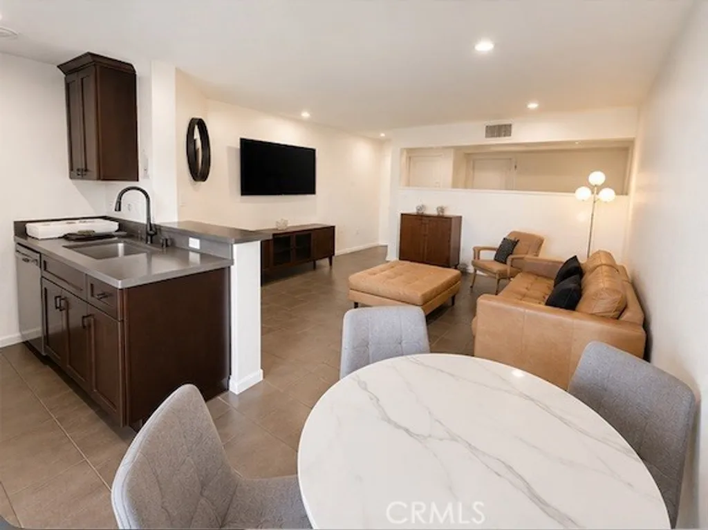 Additional image 2 of 7320 Hawthorn Avenue Unit 318, Los Angeles, CA 90046