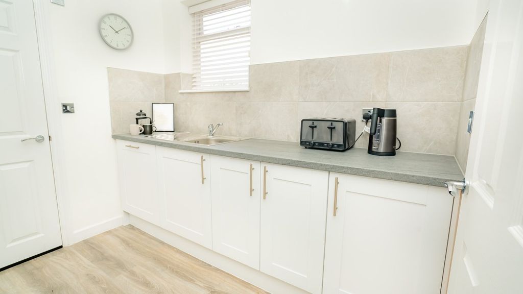 Additional image 11 of 5 bed flat for saleGrosvenor Street, Cheltenham, Gloucestershire GL52
