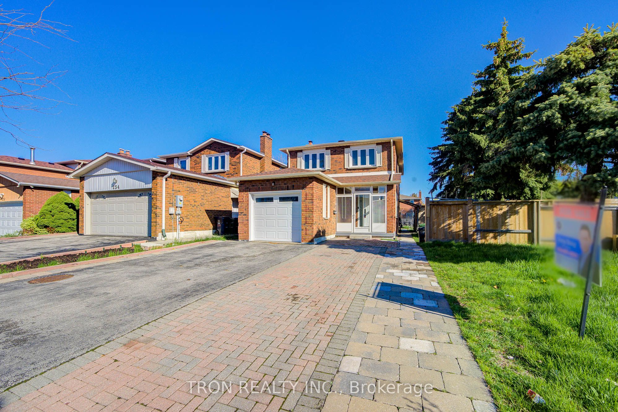 256 Alexmuir Boulevard, Toronto, ON, M1V 1T7