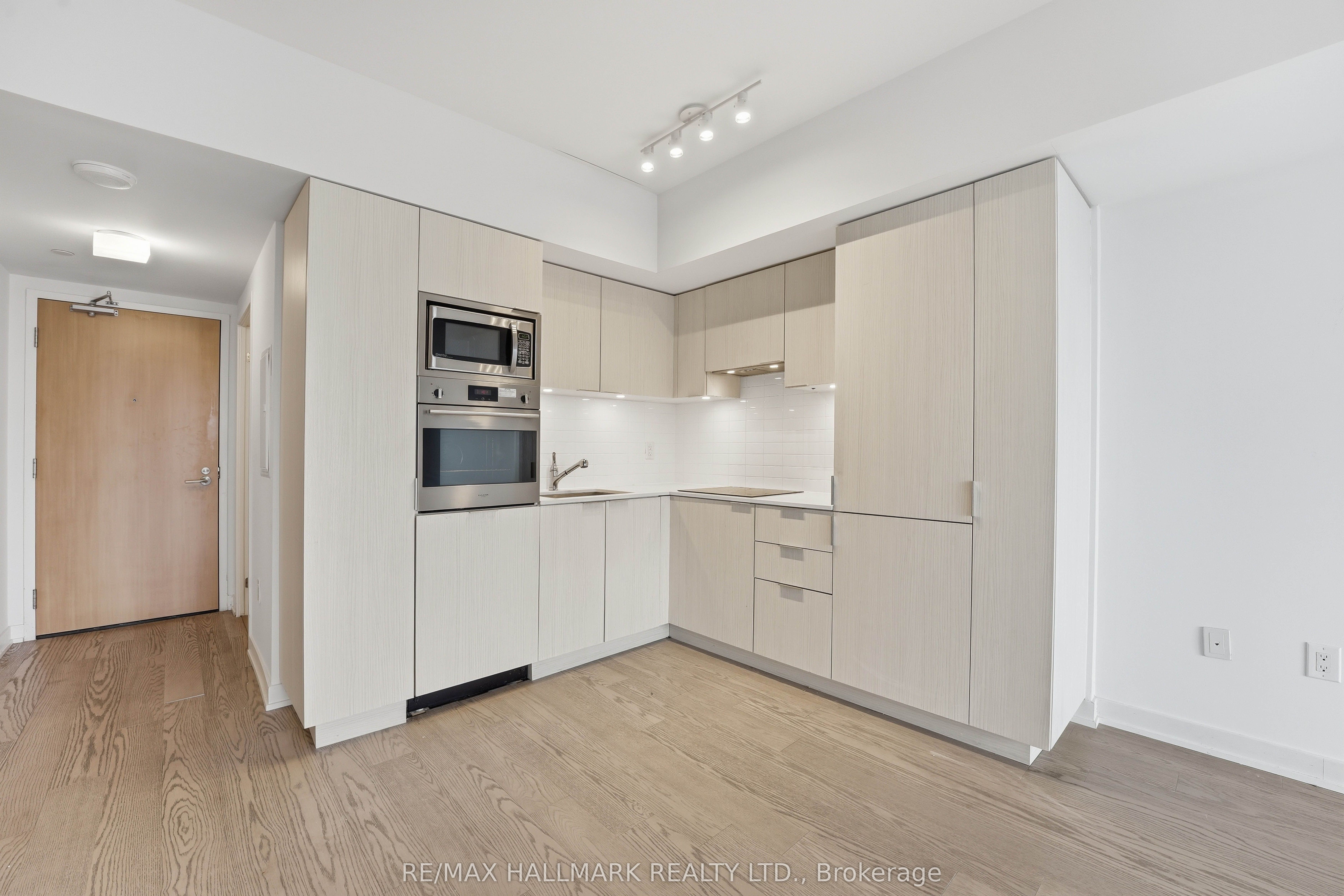 Additional image 4 of 5704-11 Wellesley Street W, Toronto, ON, M4Y 0G4