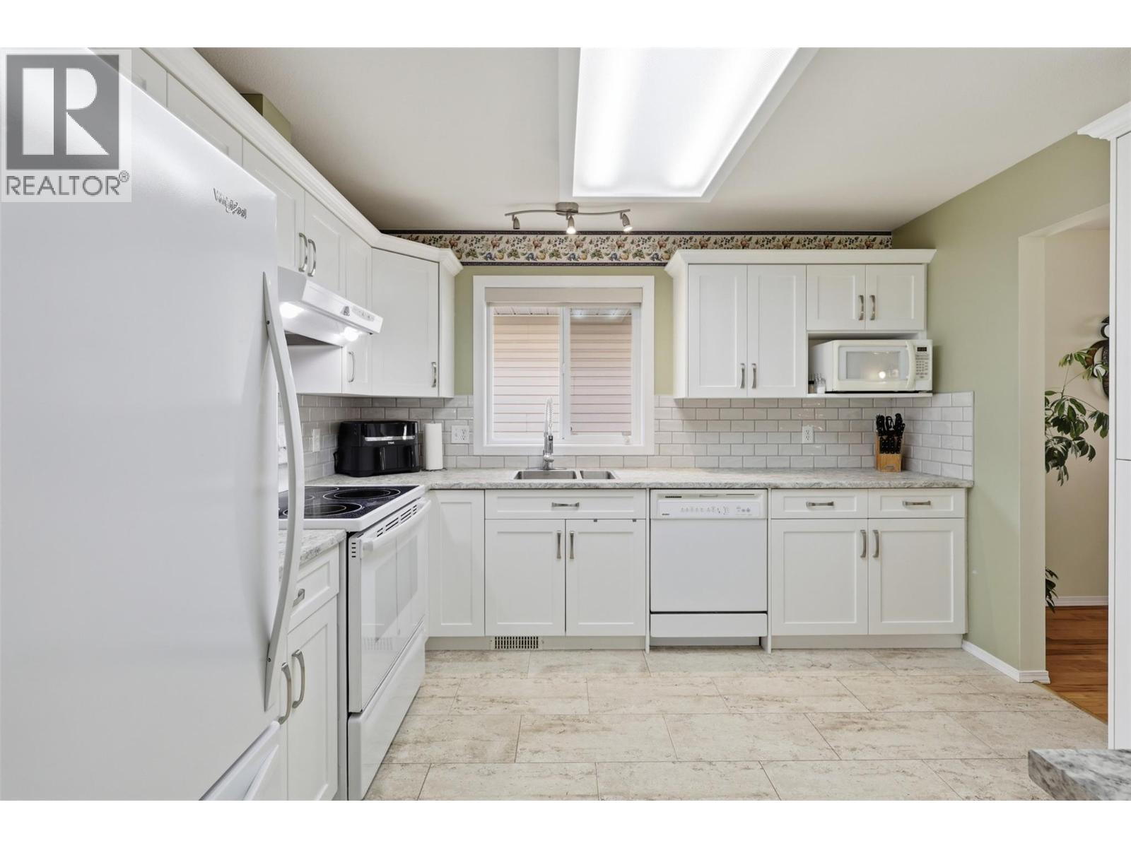 Additional image 5 of 4-1195 14 Street, Kamloops, BC, V2B8L1