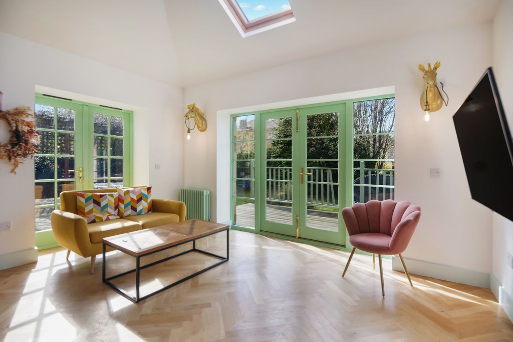Additional image 8 of 5 bed semi-detached house to rentAlbert Drive, Glasgow G41