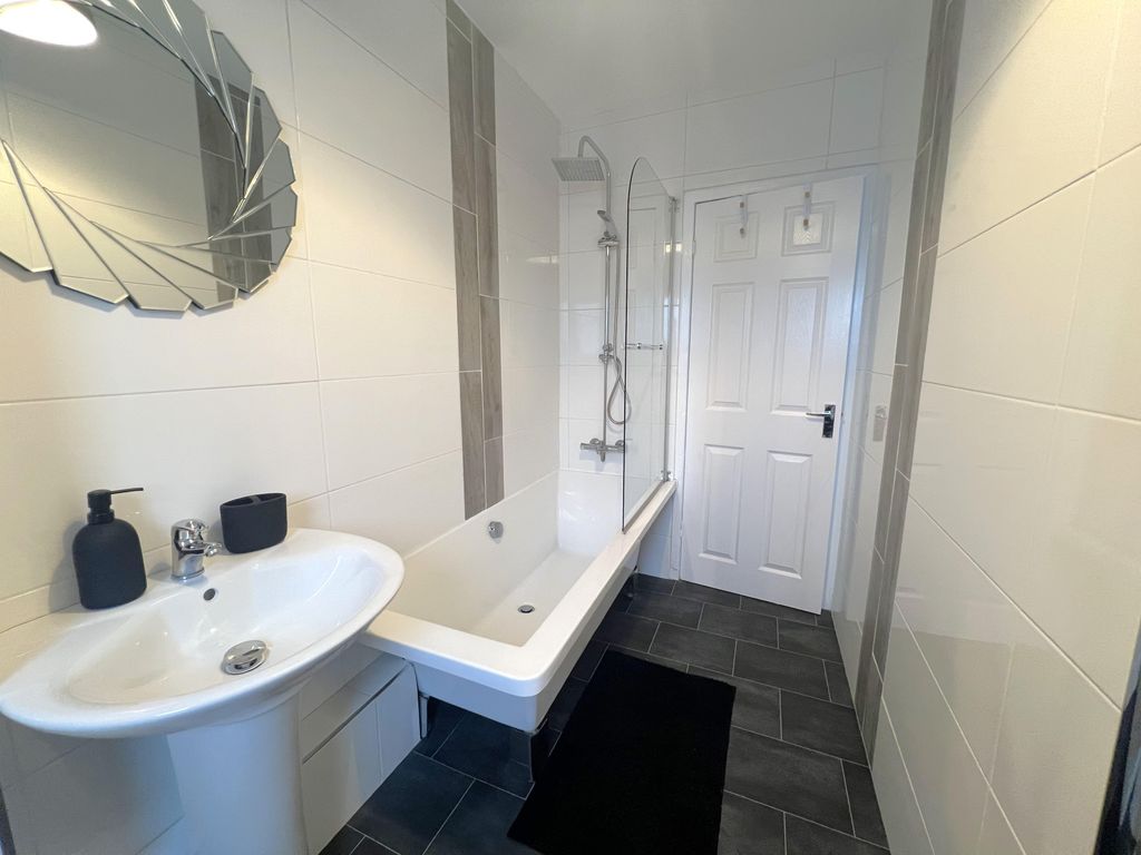 Additional image 10 of 2 bed flat to rentHolyrood Street, Burnbank, Hamilton ML3