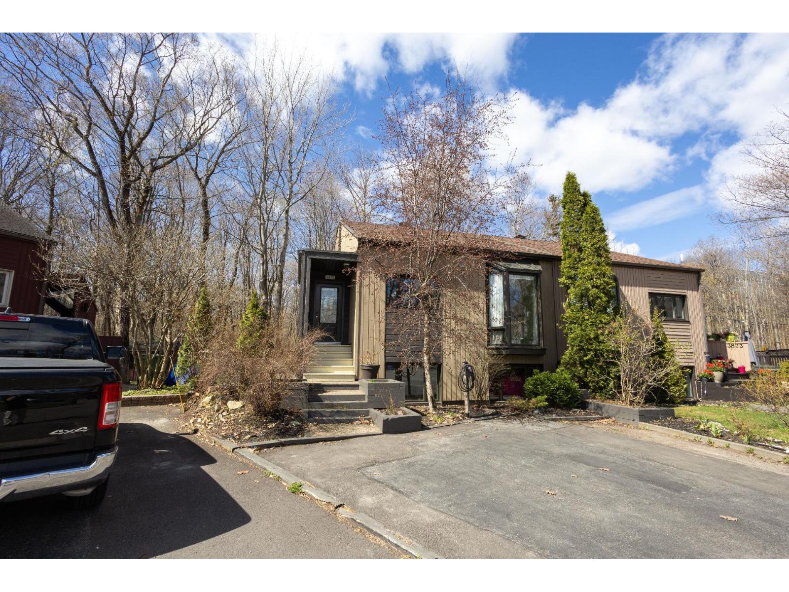 3871 Rue Jolicoeur
