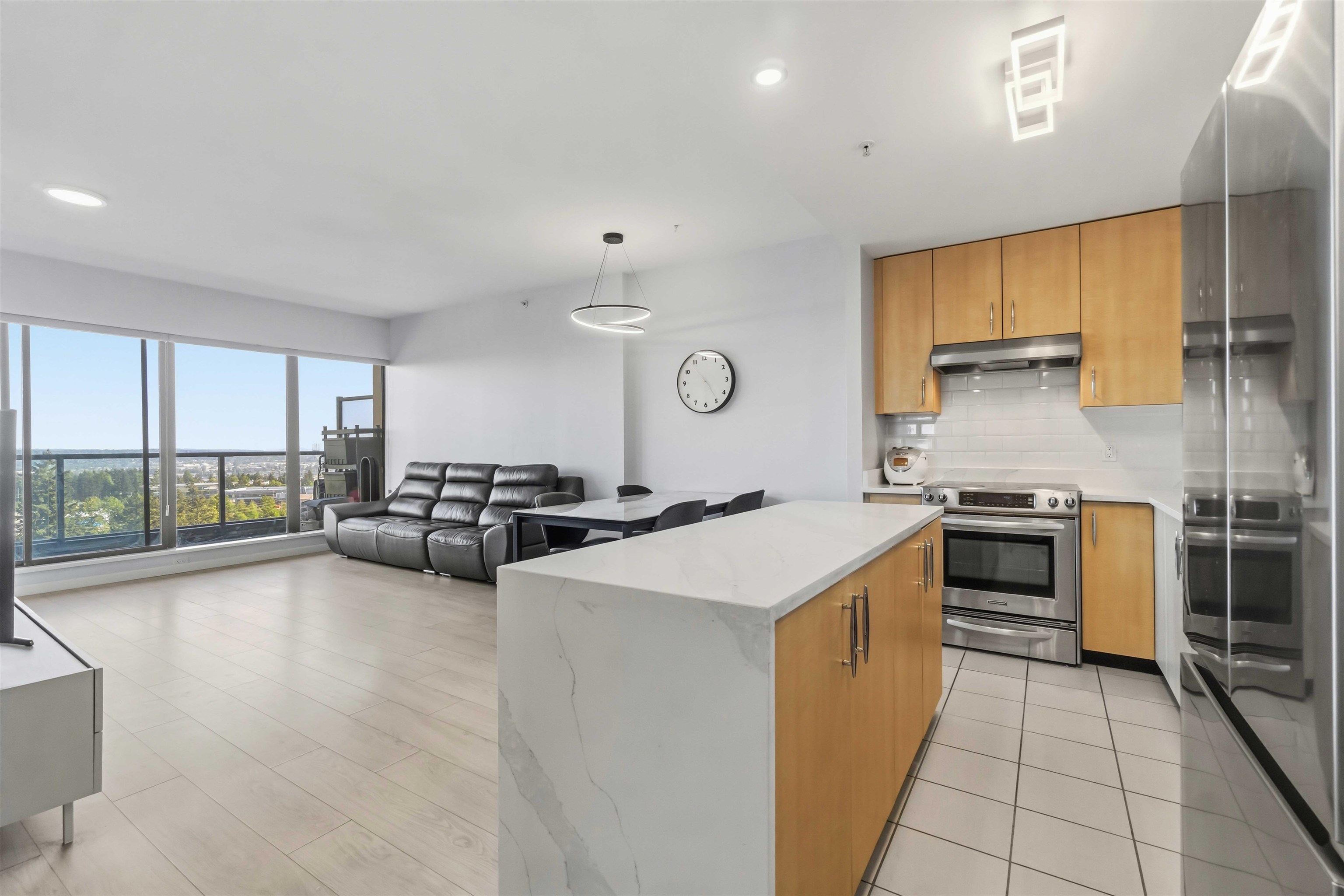 Additional image 4 of 1407-7388 Sandborne Avenue, Burnaby, BC, V3N 5C4