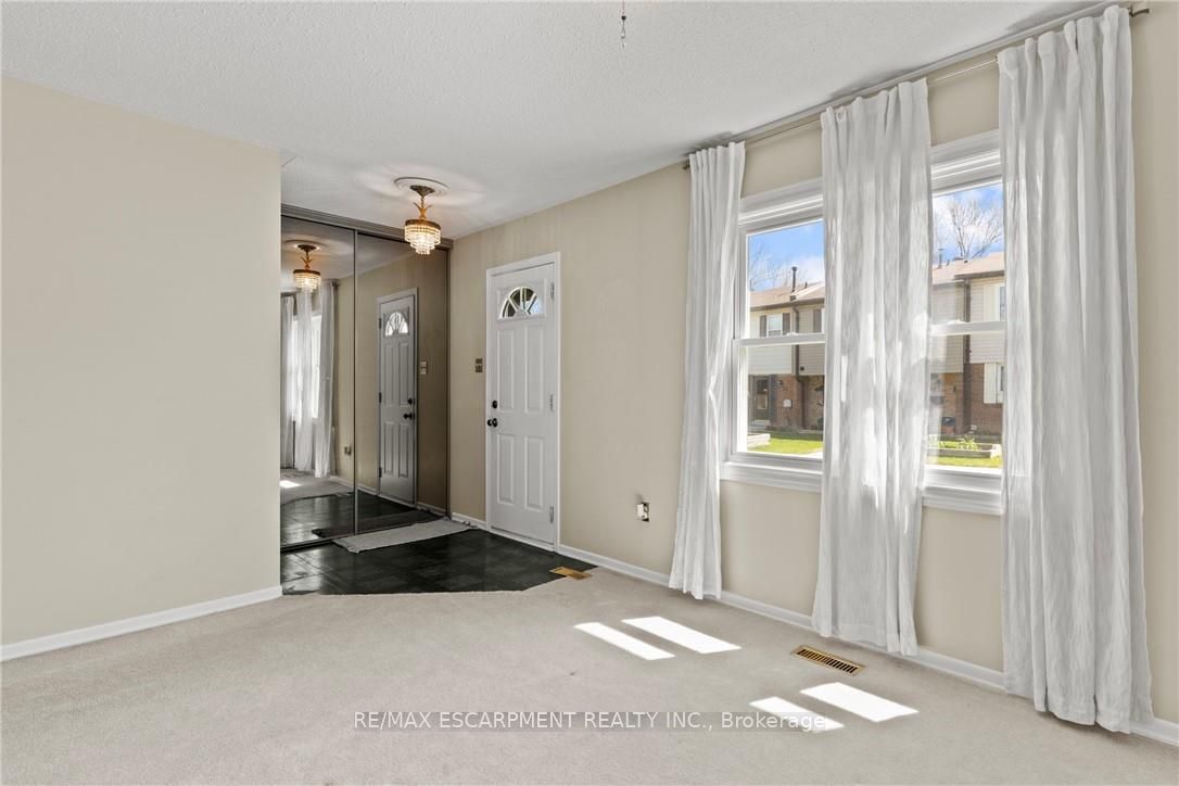 Additional image 6 of 11-2825 Gananoque Drive, Mississauga, ON, L5N 1V6