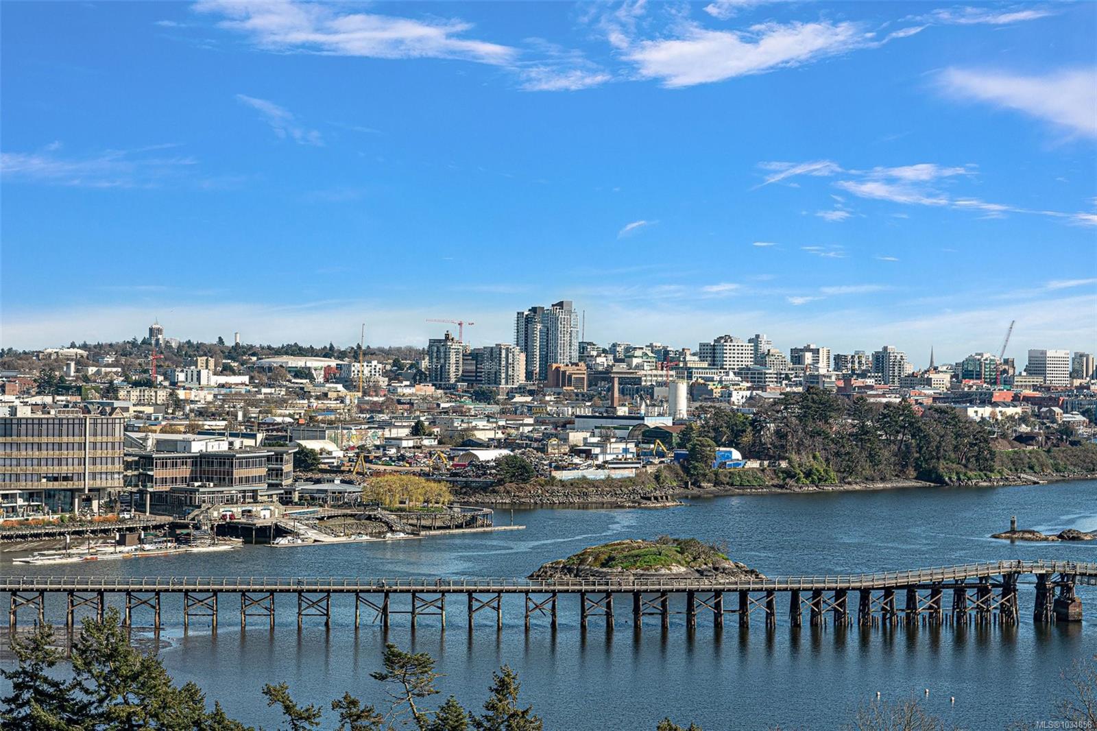 Additional image 3 of PH1-103 Gorge Road E, Victoria, BC, V9A 6Z2