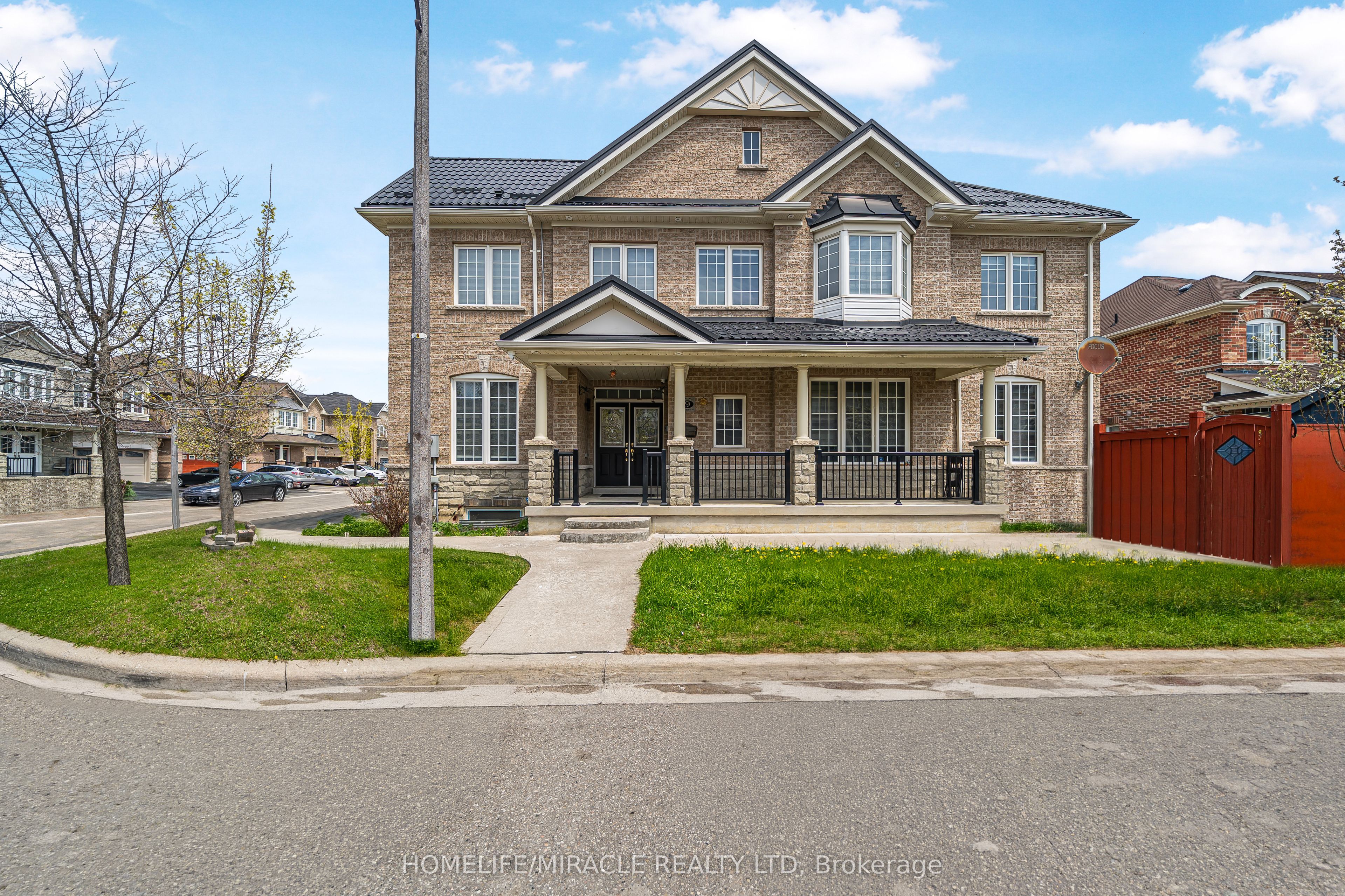 9 Berryfield Way, Brampton, ON, L6R 0Y3 photo 3