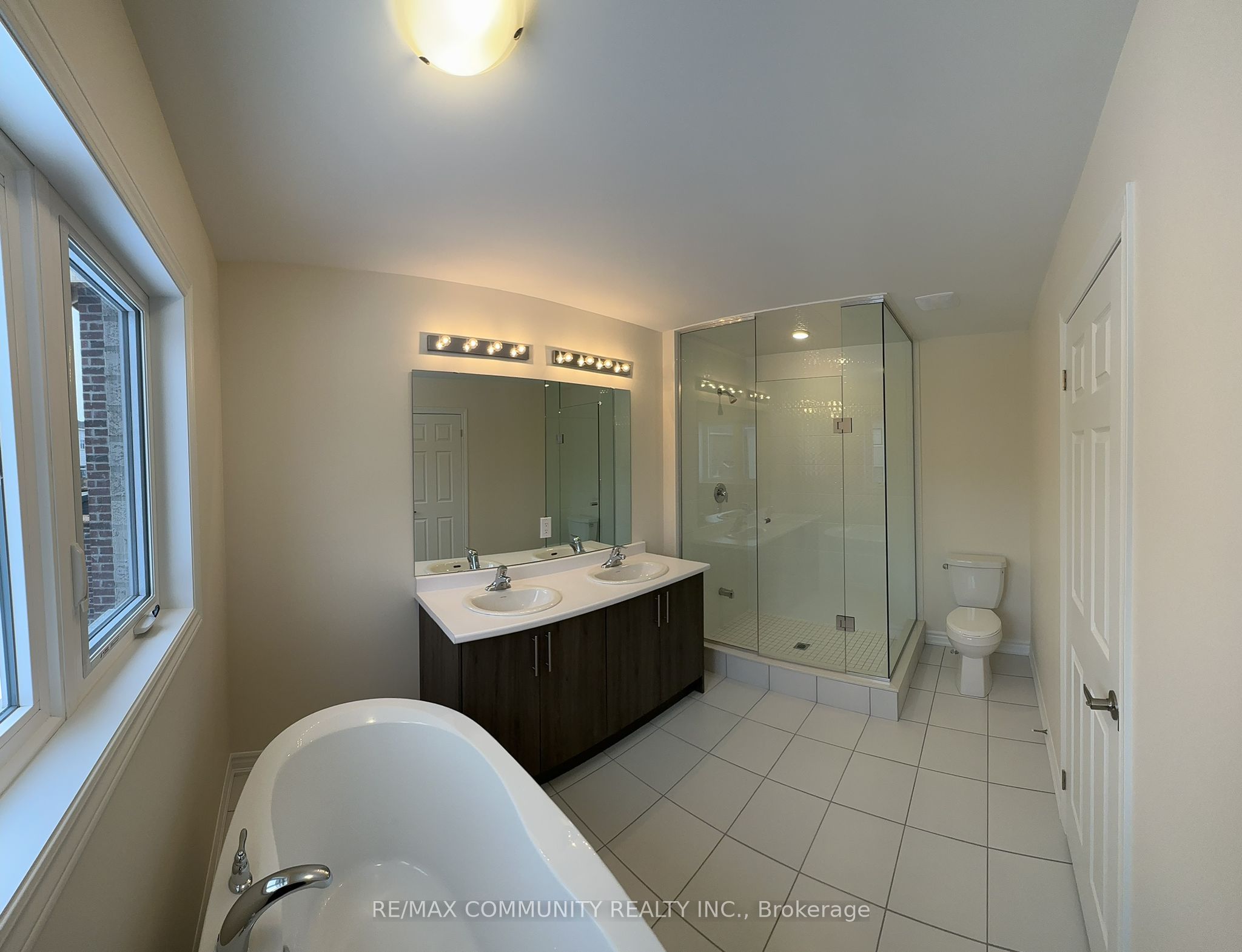 Additional image 5 of 59 Mountainside Crescent, Whitby, ON, L1R 0P4