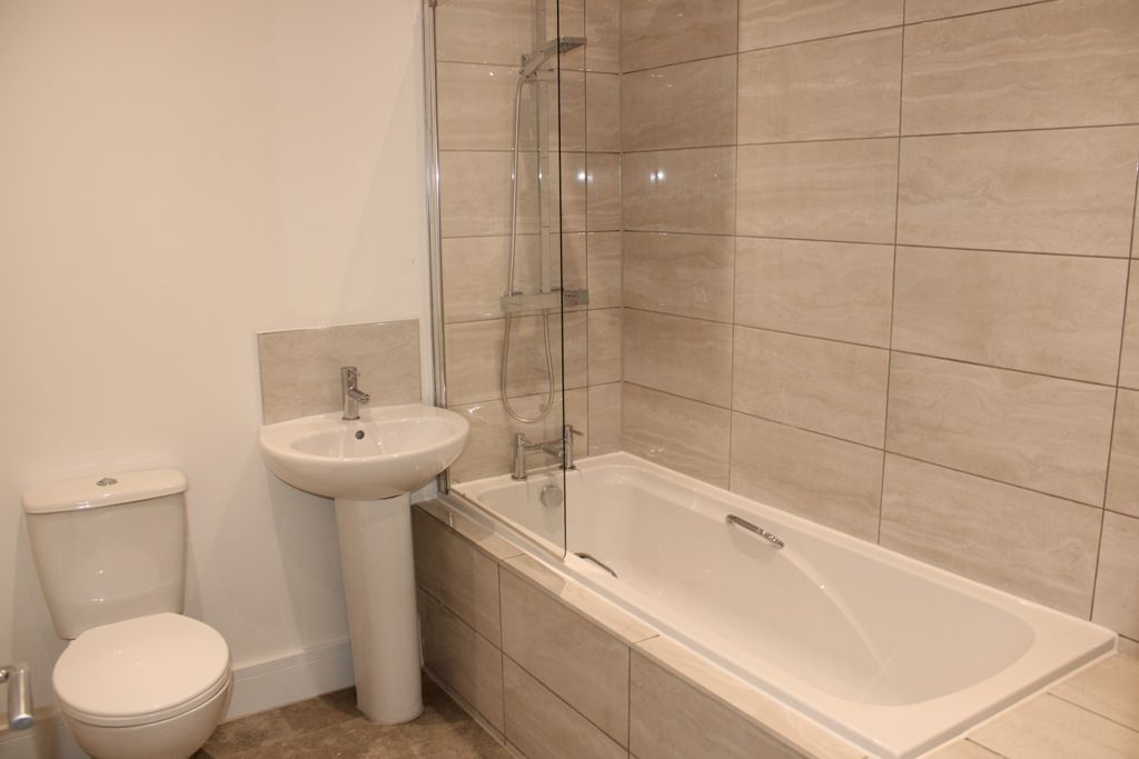 Additional image 2 of 4 bed property to rentOld Chester Road, Holywell CH8
