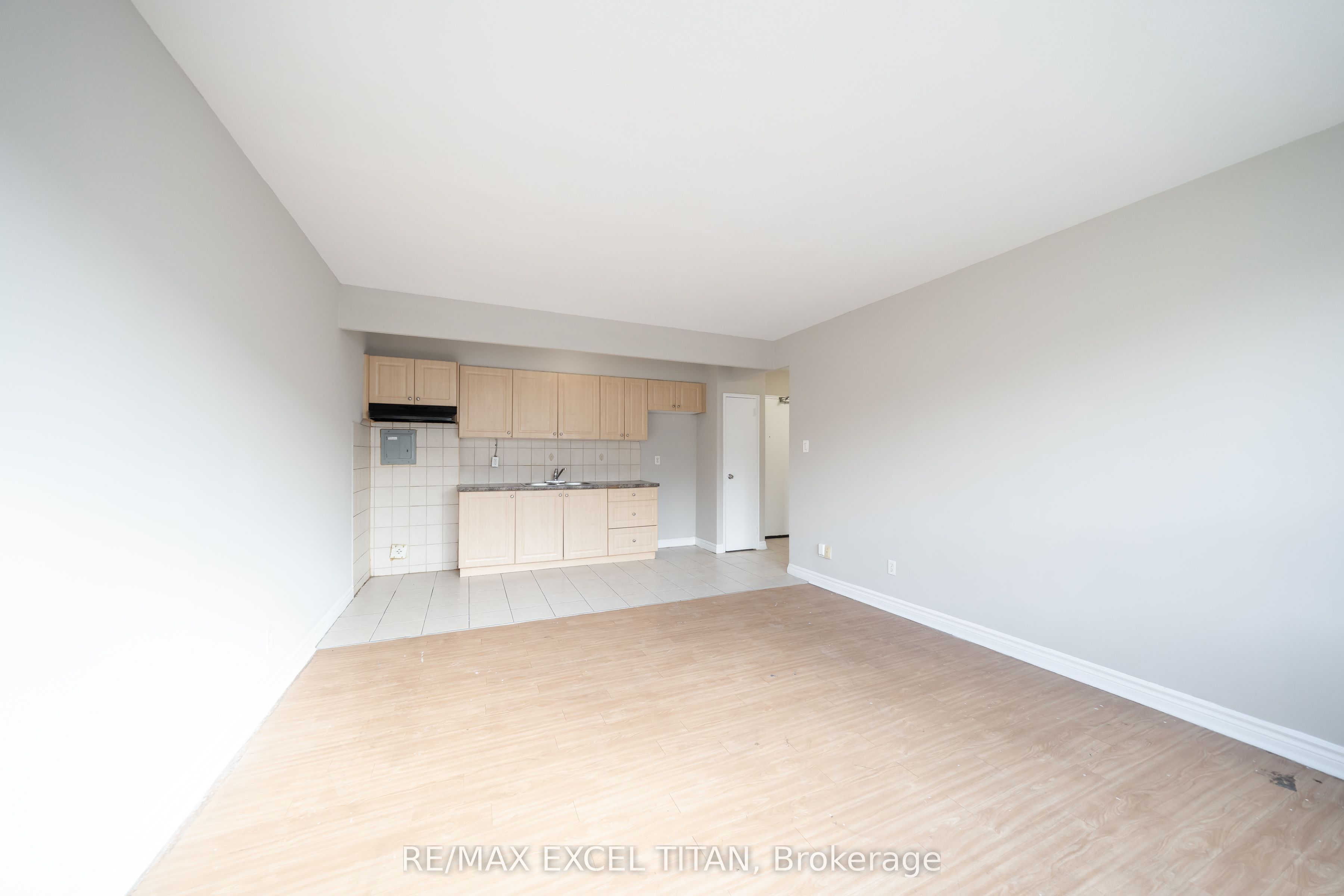 Additional image 3 of 209A-468 Ottawa Street, Hamilton, ON, L8H 4A6