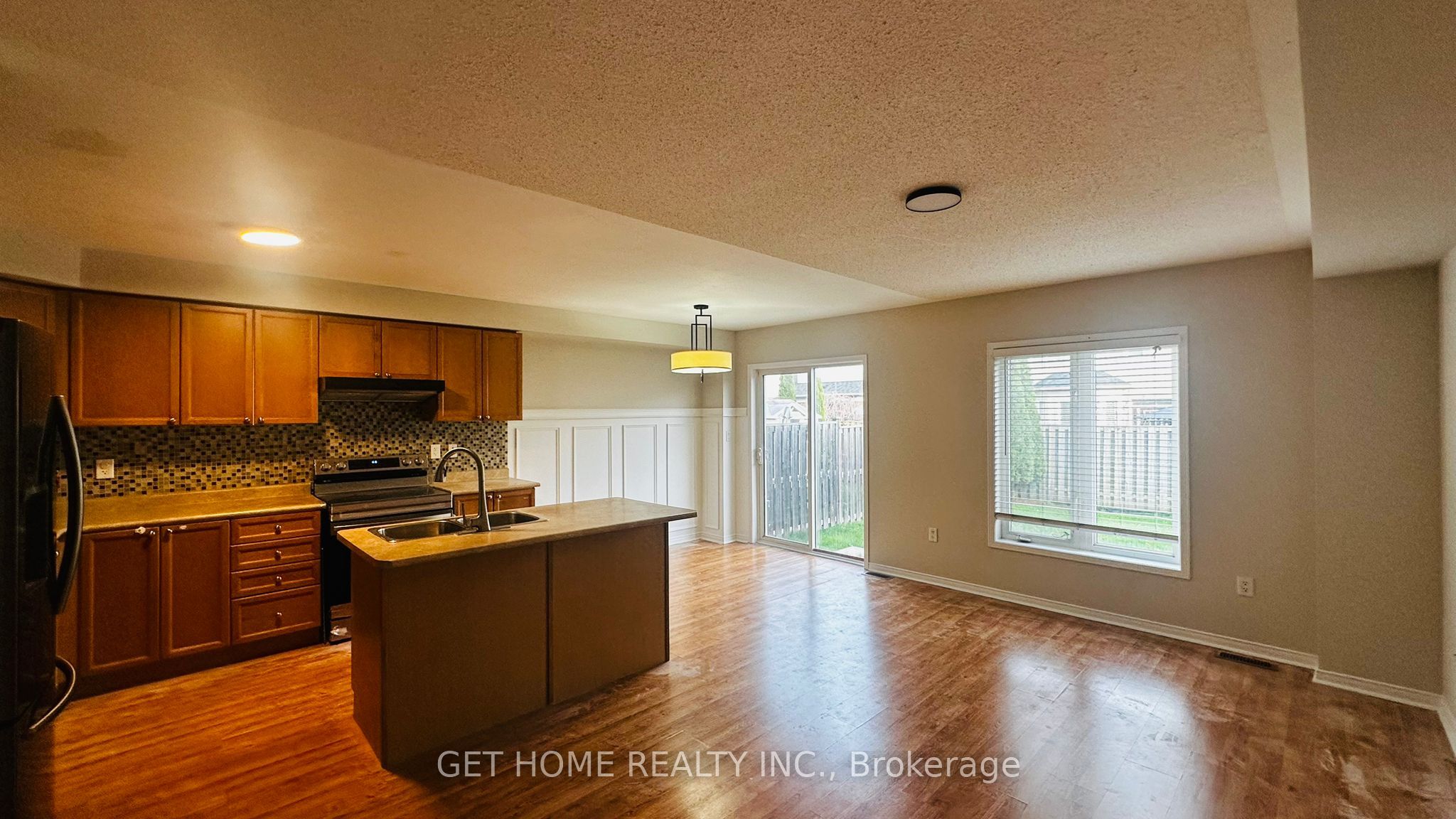 114 Bettina Place, Whitby, ON, L1R 0E8 photo 2
