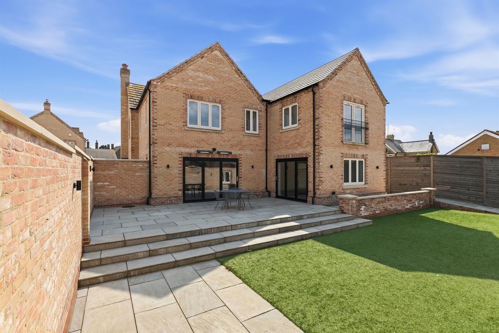 Additional image 3 of 5 bed detached house for saleCrown Close, Thorney, Peterborough PE6