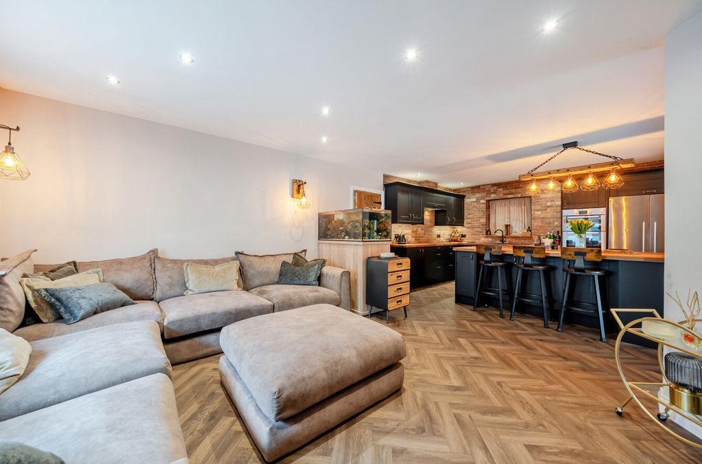 Additional image 11 of 4 bed bungalow to rentMaristow Avenue, Exmouth, Devon EX8