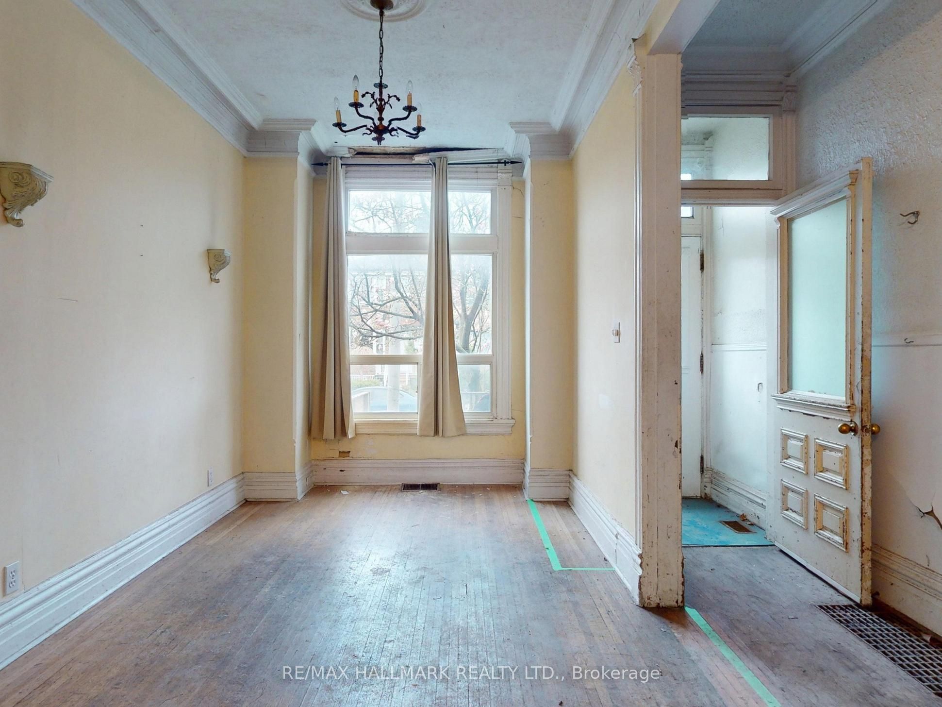 Additional image 4 of 266 1/2 Euclid Avenue, Toronto, ON, M6J 2K2