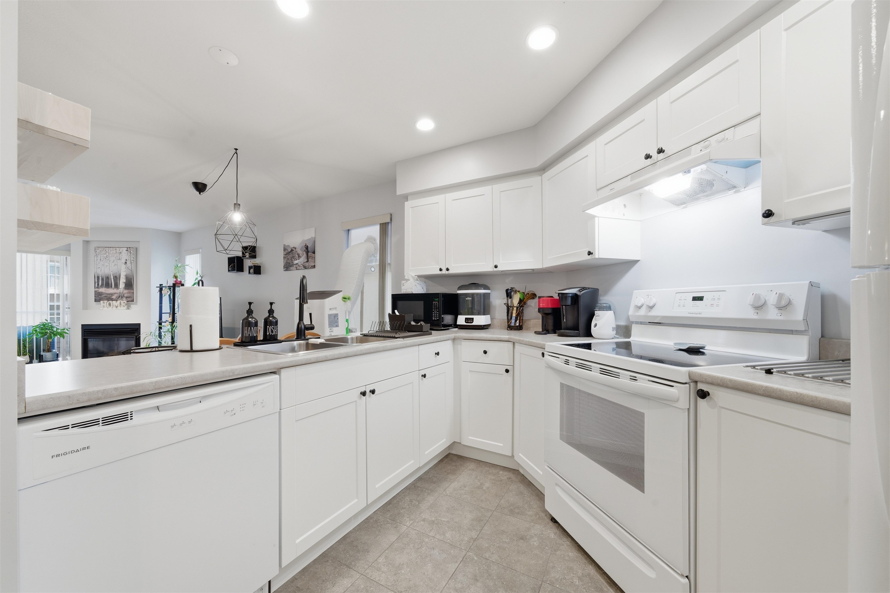 Additional image 5 of 309-2915 Glen Drive, Coquitlam, BC, V3B 7H8