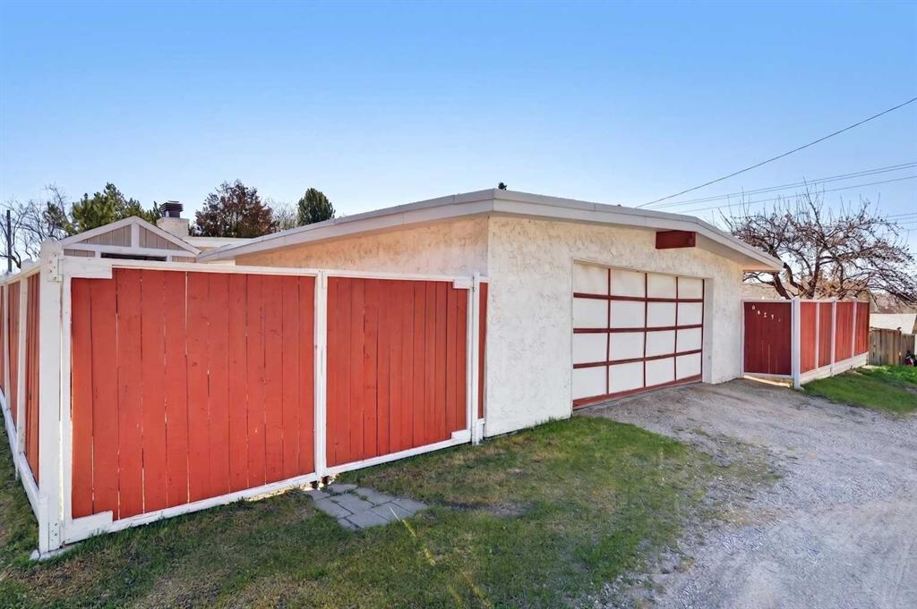 Additional image 6 of 6451 70 Street NW, Calgary, AB, T3B 3J5