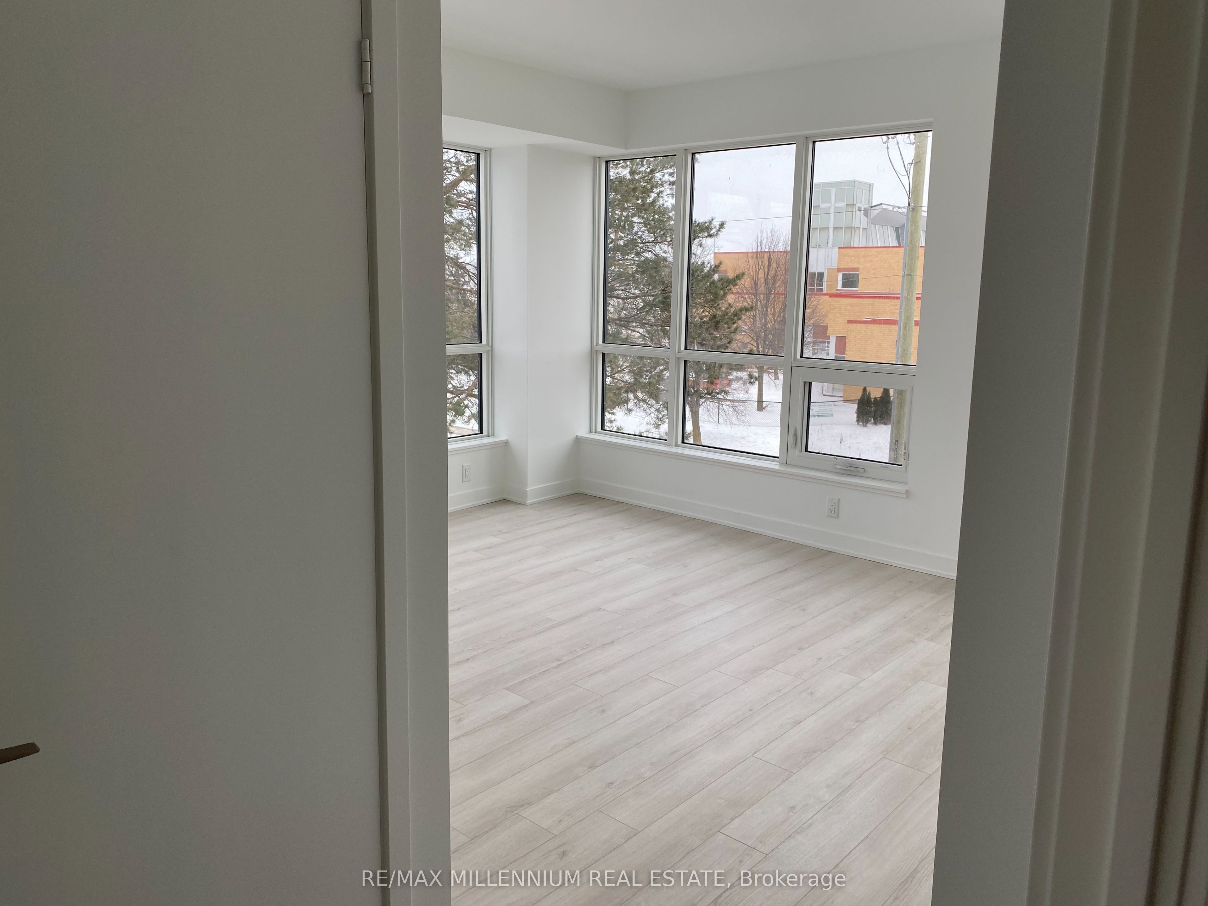 Additional image 4 of 205-681 Yonge Street, Barrie, ON, L9J 0K1