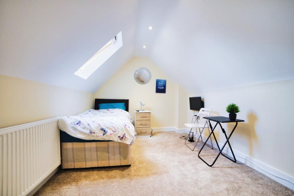 Additional image 6 of 6 bed detached house to rentClapham Road, Bedford MK41
