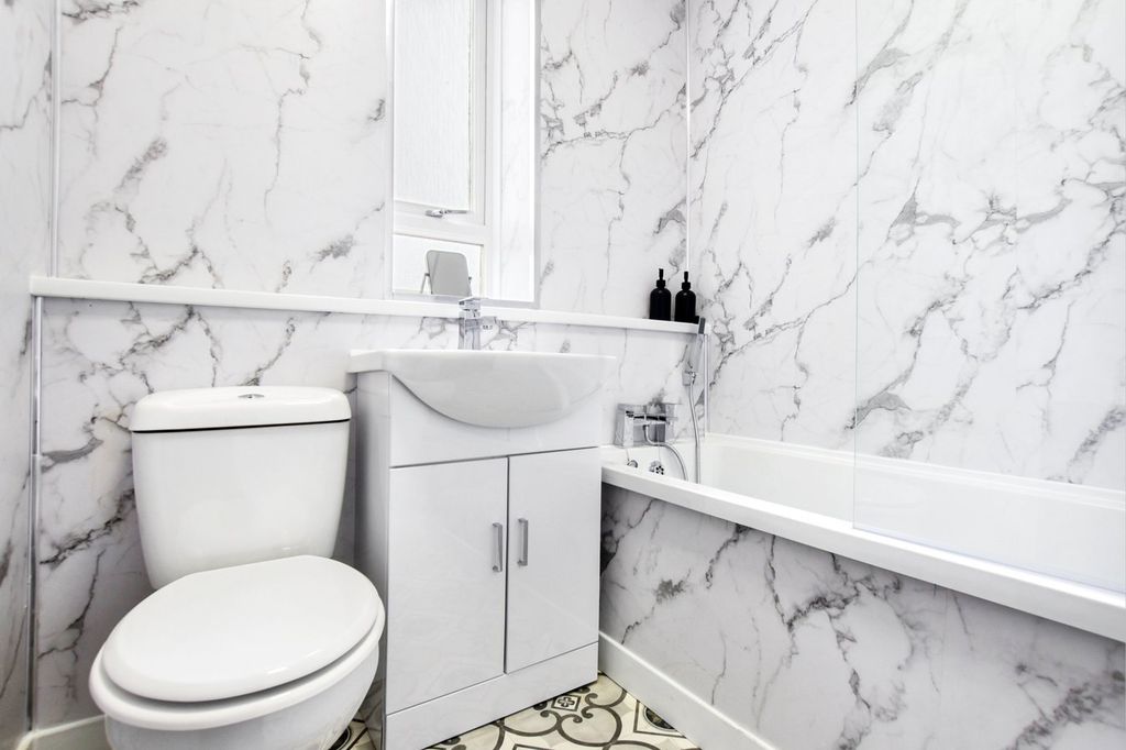Additional image 4 of 2 bed flat for saleBurns Crescent, Girdle Toll, Irvine KA11