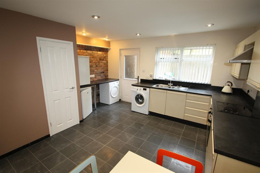 Additional image 6 of 2 bed end terrace house to rentRed Row, Ballynahinch BT24