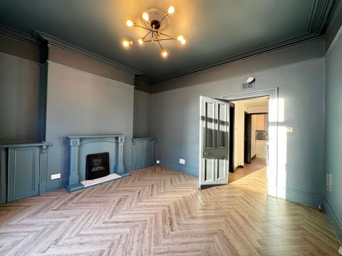 11 Howburn Place, Aberdeen AB11