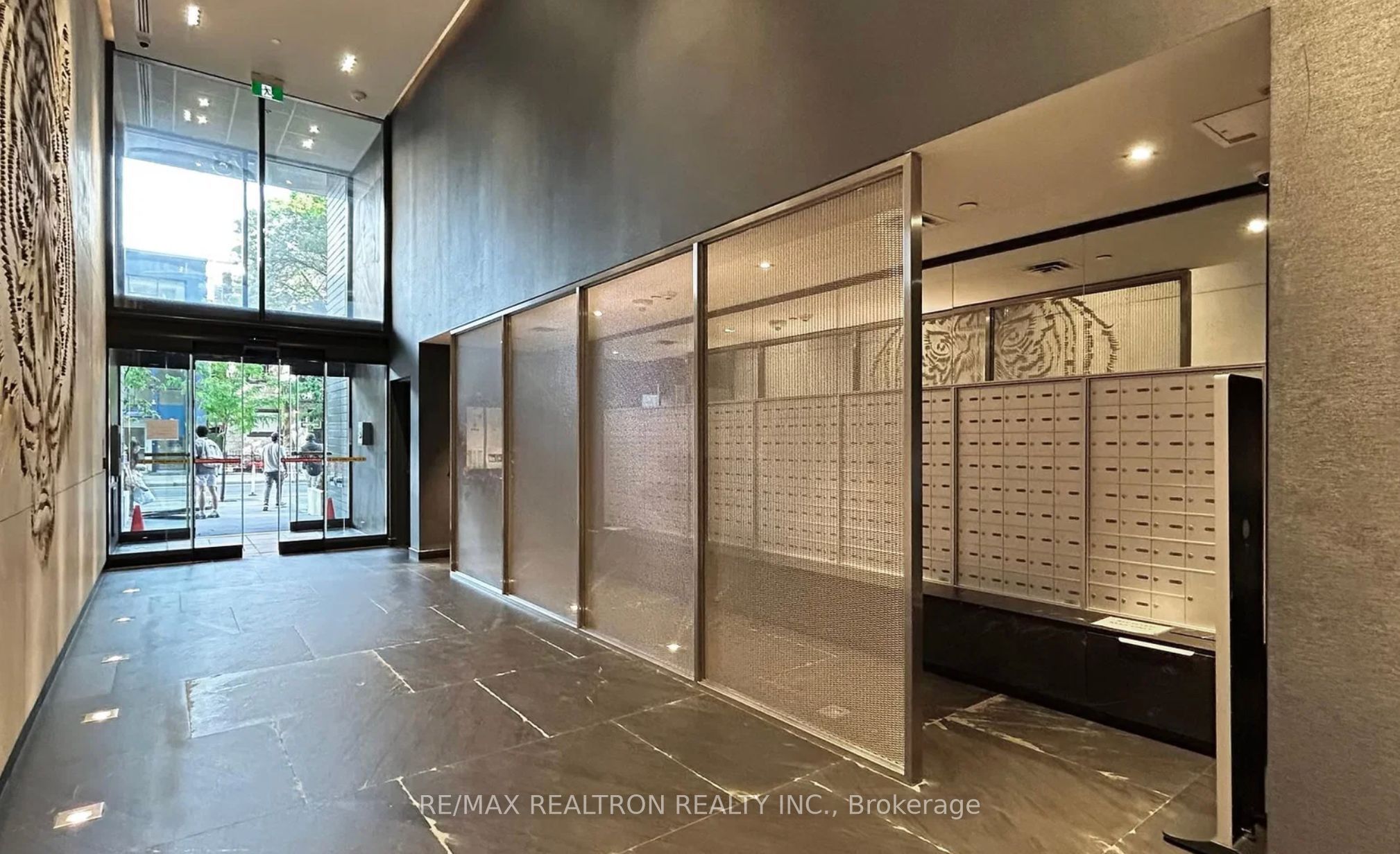 Additional image 3 of 909-28 Wellesley Street E, Toronto, ON, M4Y 0C4