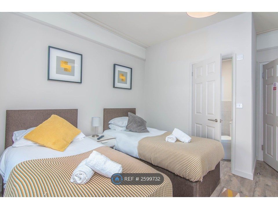 Additional image 18 of 3 bed flat to rentPriory Road, High Wycombe HP13