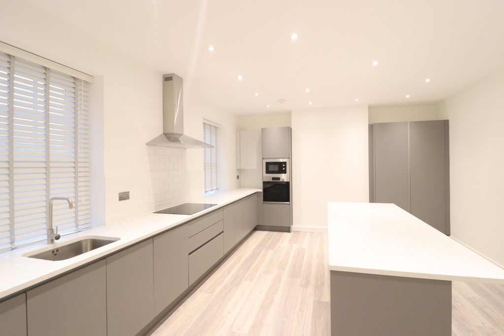 Additional image 4 of 4 bed detached house to rentAylesbury Road, Wing, Leighton Buzzard, Buckinghamshire LU7