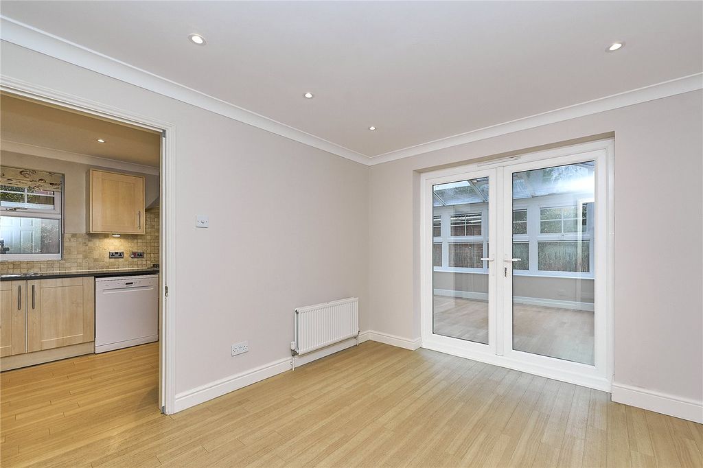Additional image 13 of 4 bed detached house to rentSaint Andrews Gardens, Cobham, Surrey KT11